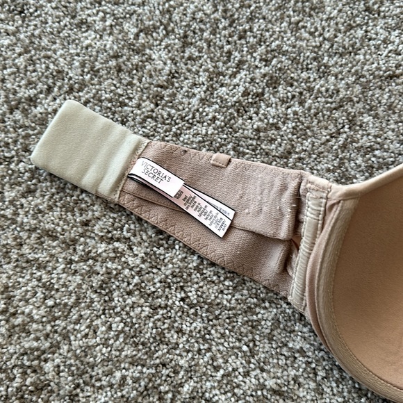 Victorias Secret, Body By Victoria Strapless Bra - Picture 5 of 7